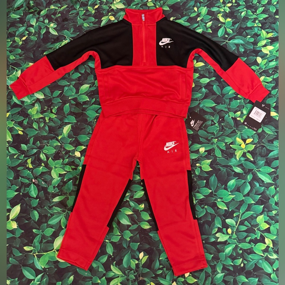 NWT FIRM PRICE NIKE TODDLER 2 Piece Jogger Set Kids 3T